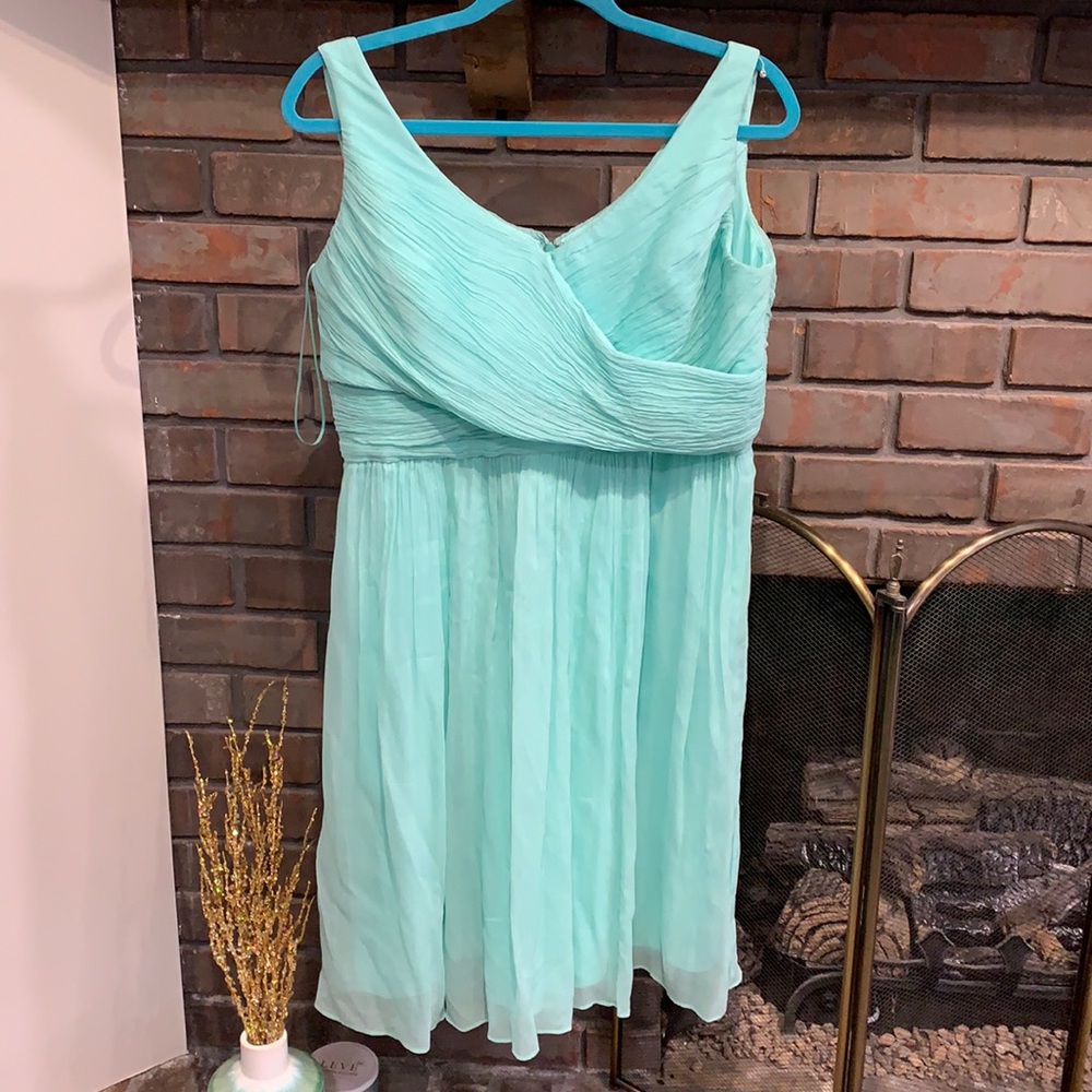 J crew 💯 silk size 16 sea foam green? Vintage? Junior size?